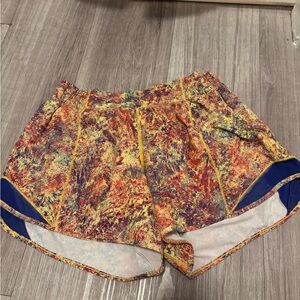 Lululemon Seawheeze hotty hot shorts. Size 8